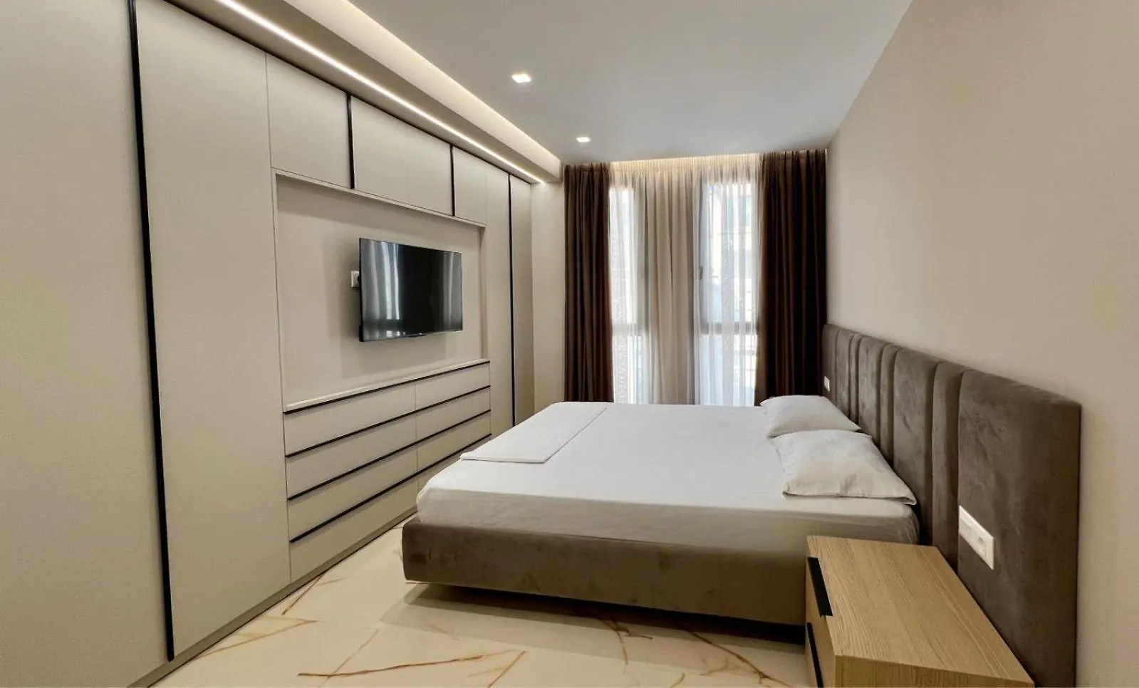Juri Apartament Lungomare Wlora