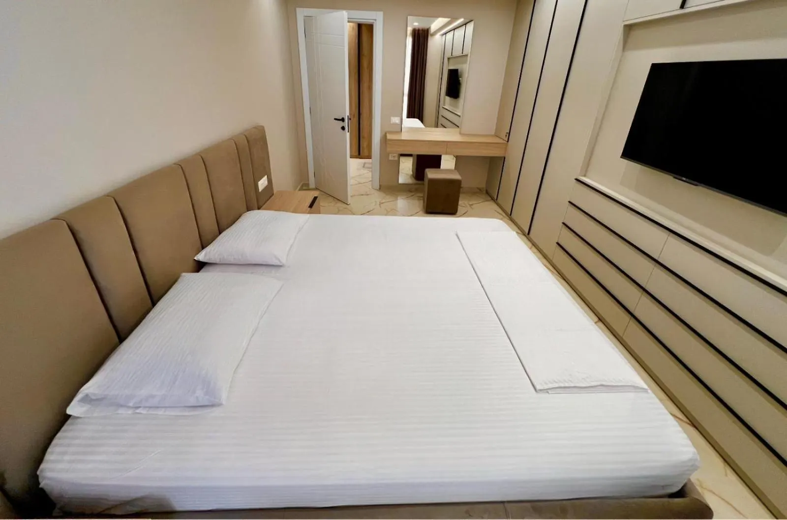 Juri Apartament Lungomare Wlora